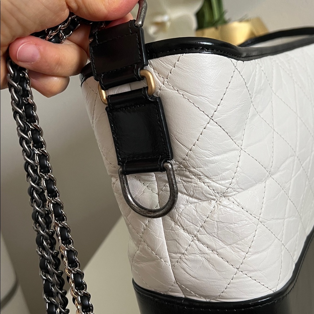 Authentic CHANEL CC Gabrielle Chain Shoulder BagCalfskin Leather - Picture 14 of 17